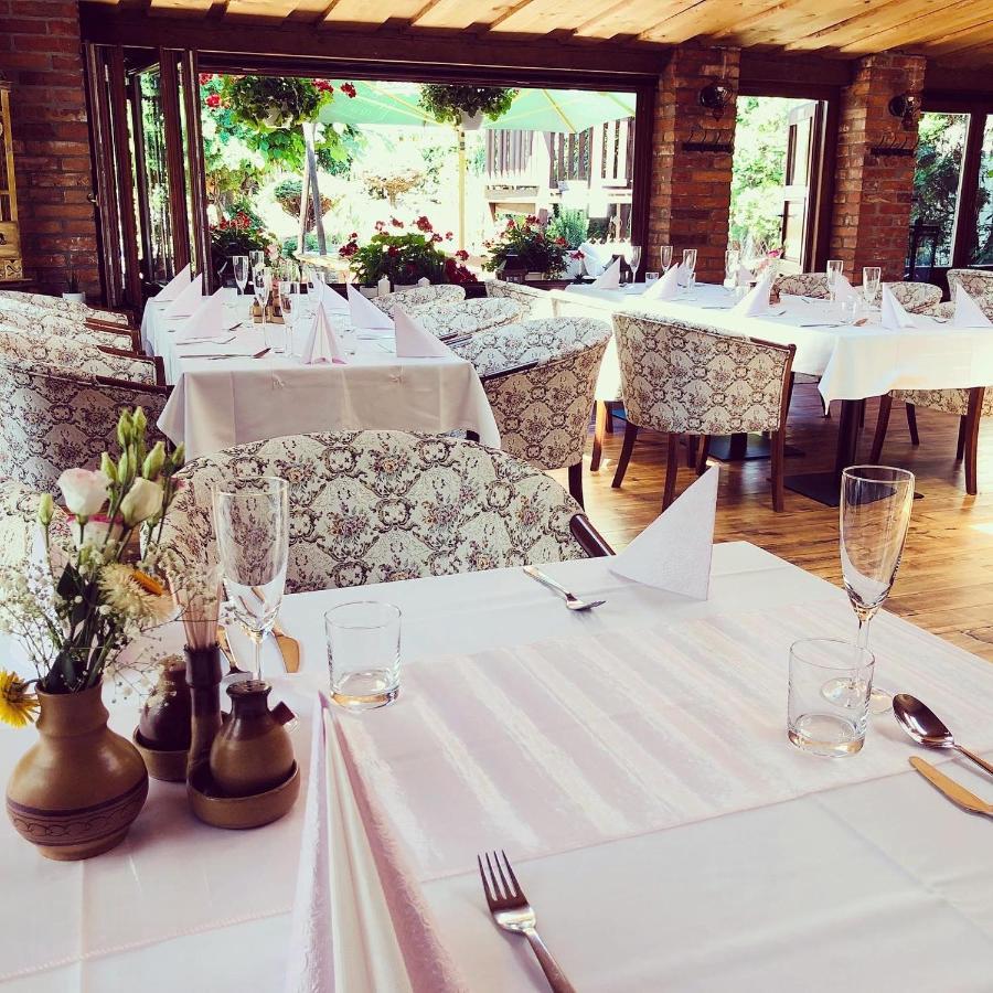 Maria Penzion & Restaurant Тренчин Экстерьер фото