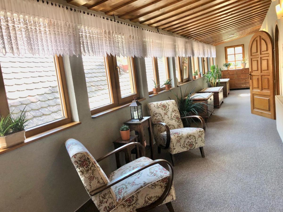 Maria Penzion & Restaurant Тренчин Экстерьер фото